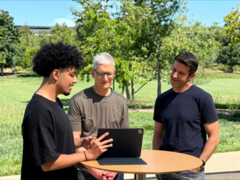 Estudante de Brasília apresenta app para CEO da Apple na Califórnia