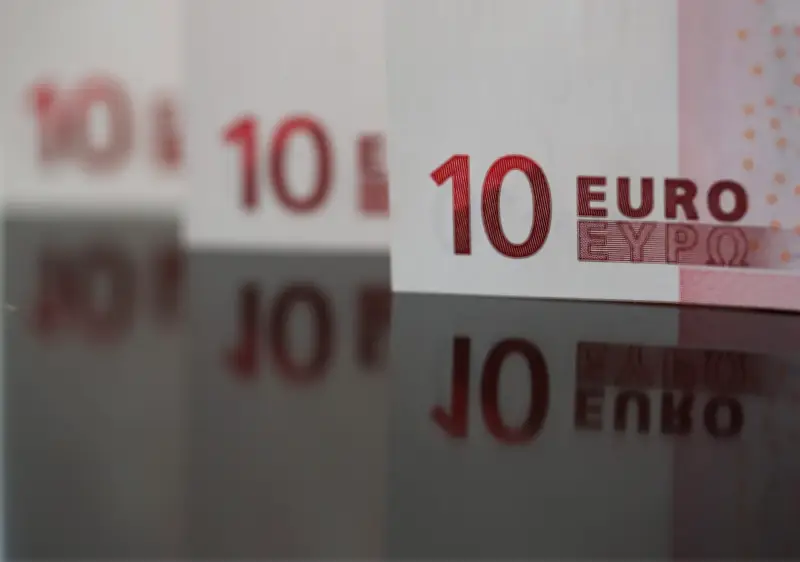Euro avança no mercado global, mas ainda longe do dólar, diz BCE