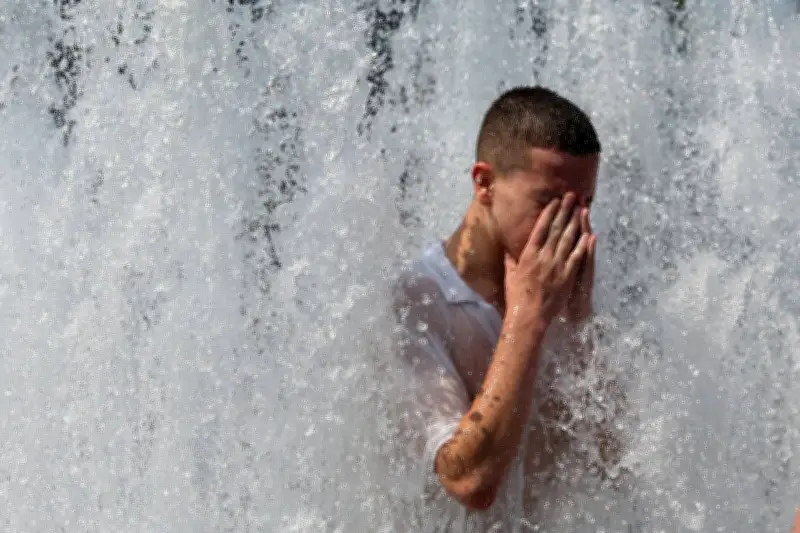 Europa atinge 40°C com mil mortes na França e colapso de energia