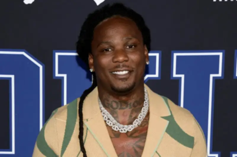 Ex-astro da NFL Chris Johnson revela diagnóstico de ELA em 2025