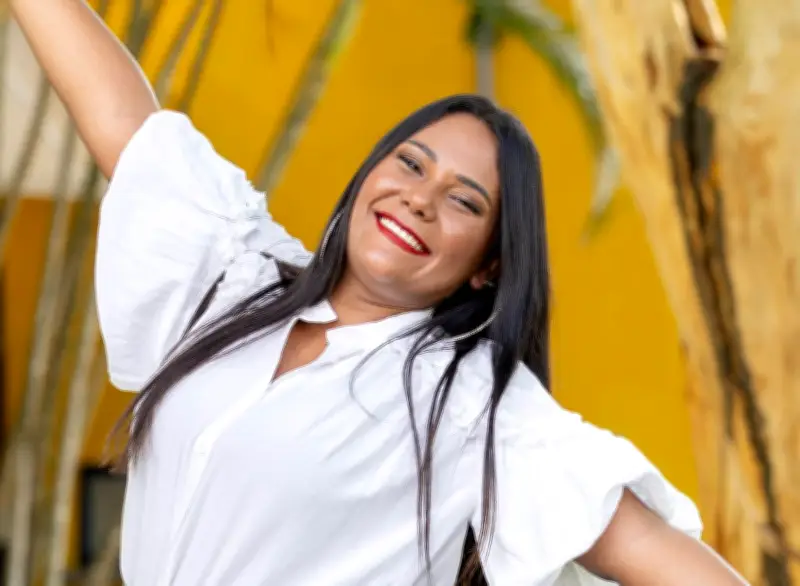Ex-BBB Chaiany exibe harmonização facial e eleva autoestima