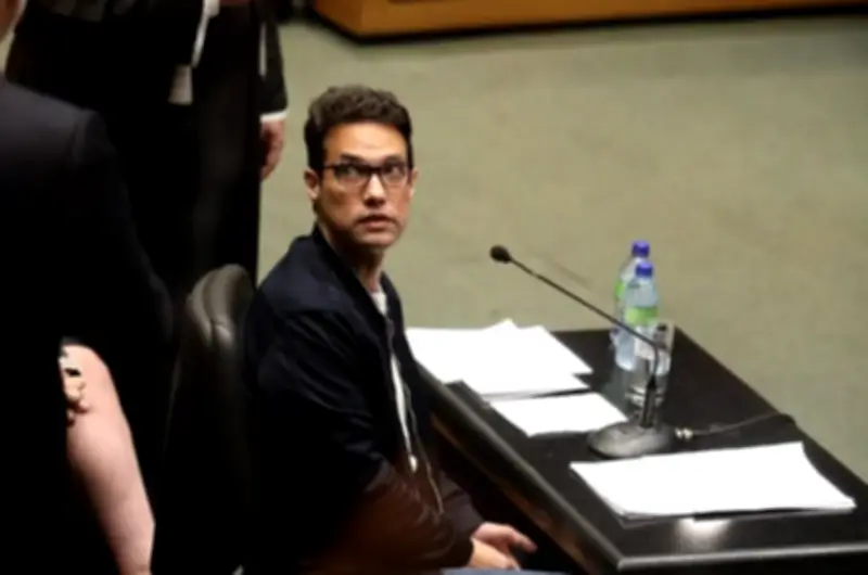 Ex-namorada de Jairinho relata agressões ao filho Enzo em julgamento do caso Henry