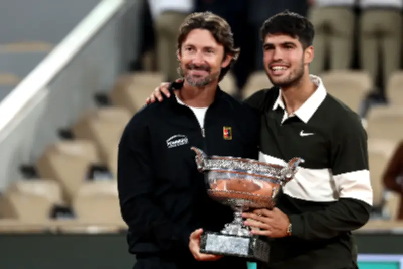 Ex-técnico de Alcaraz, Ferrero admite vontade de treinar rival Sinner