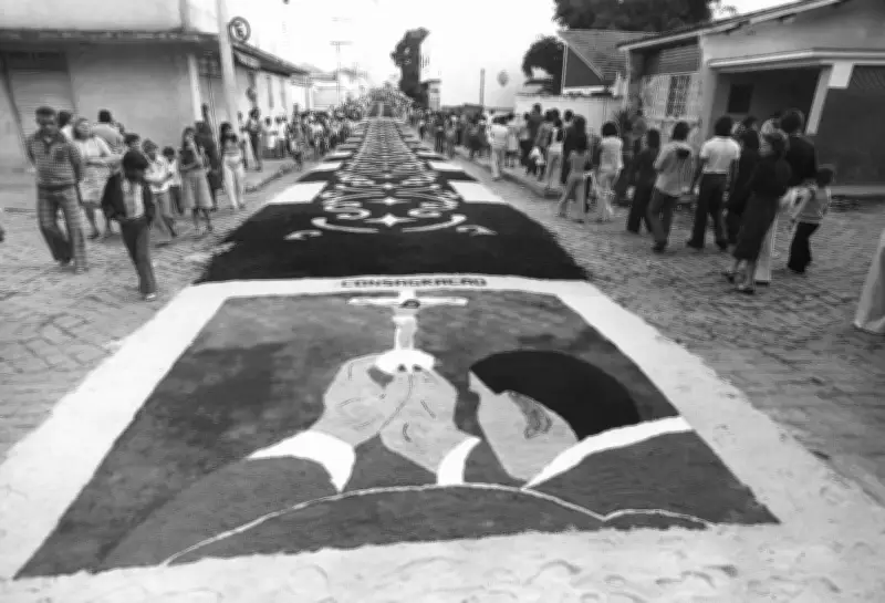 Fé e tradição: os tapetes de Corpus Christi nas ruas do Brasil