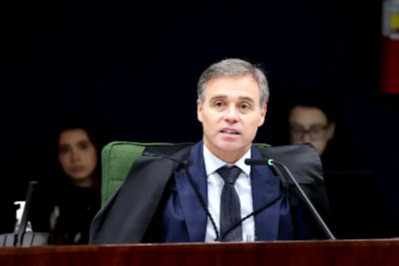 Fachin define Mendonça como relator de investigação de Flávio Bolsonaro no caso Dark Horse