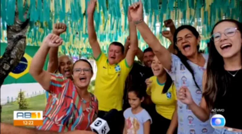 Famílias decoram praça em Arapiraca para estreia do Brasil na Copa 2026