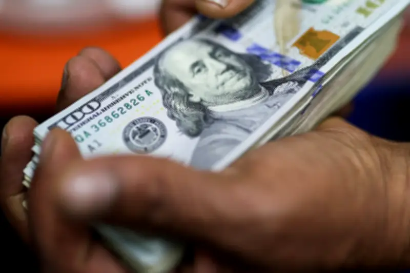 Fed alerta sobre instituições não-bancárias e defende alívio em regras de capital