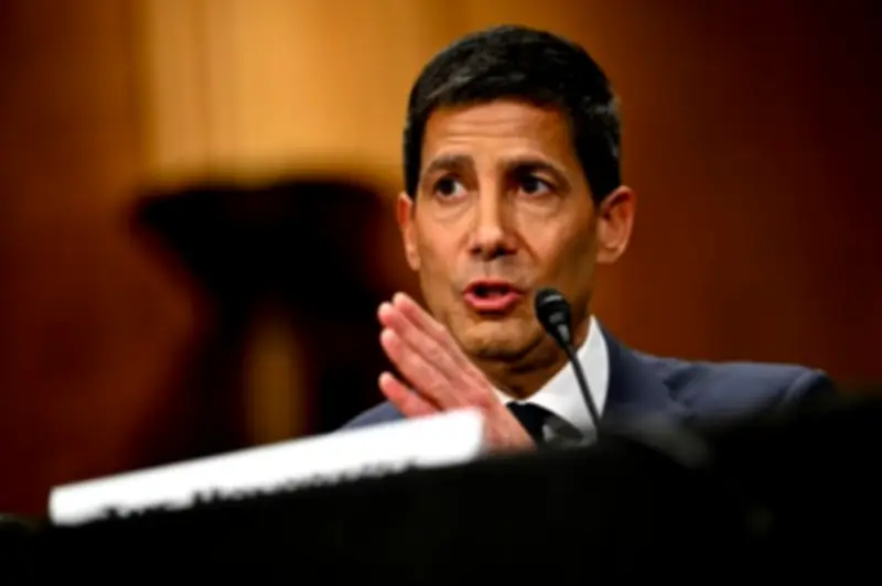Fed mantém juros na primeira reunião sob Kevin Warsh
