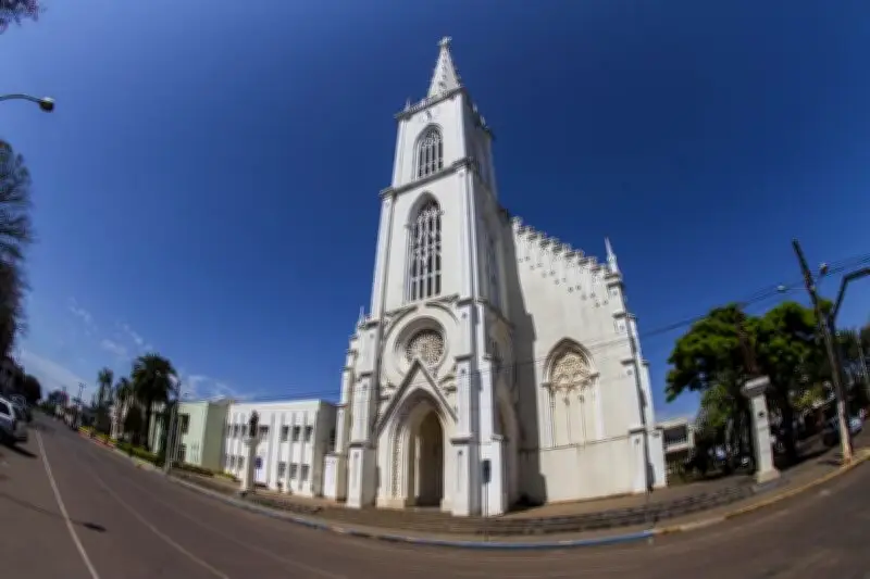 Feriados municipais: cidades celebram emancipação em 3 de junho