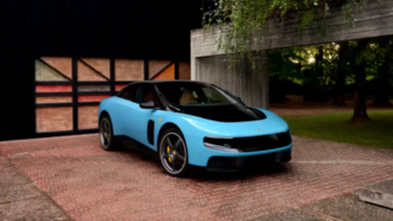 Ferrari anuncia saída de diretor de marketing após críticas ao carro elétrico Luce