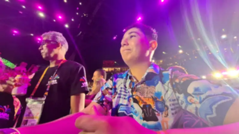 Festa dos Visitantes 2026 reúne multidão em Parintins com shows de Leonardo e Filho do Piseiro