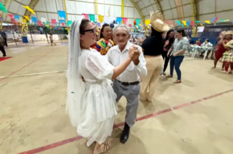 Festa junina reúne idosos e promove integração em Fernando de Noronha