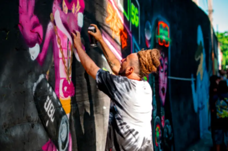 Festival Ocuparte transforma Jacarezinho com grafite e batalhas de MCs