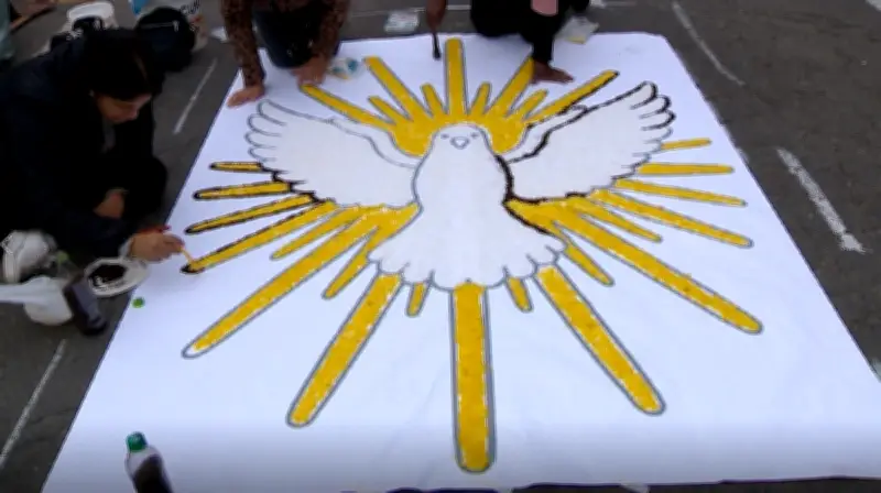 Fiéis confeccionam tapetes de Corpus Christi em Juiz de Fora e região
