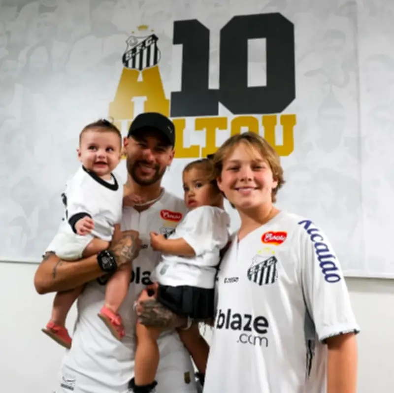 Filhos de Neymar: conheça os quatro herdeiros do atacante