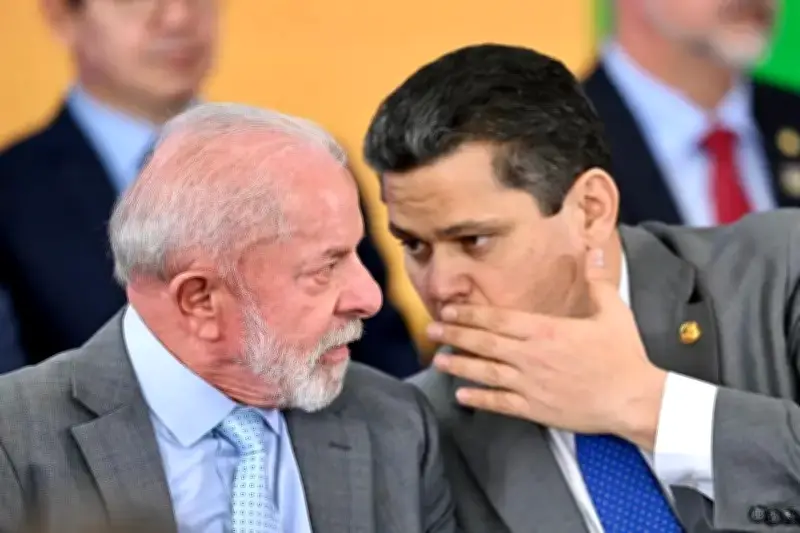 Fim da escala 6x1 aprovado na Câmara; tramitação no Senado é incerta