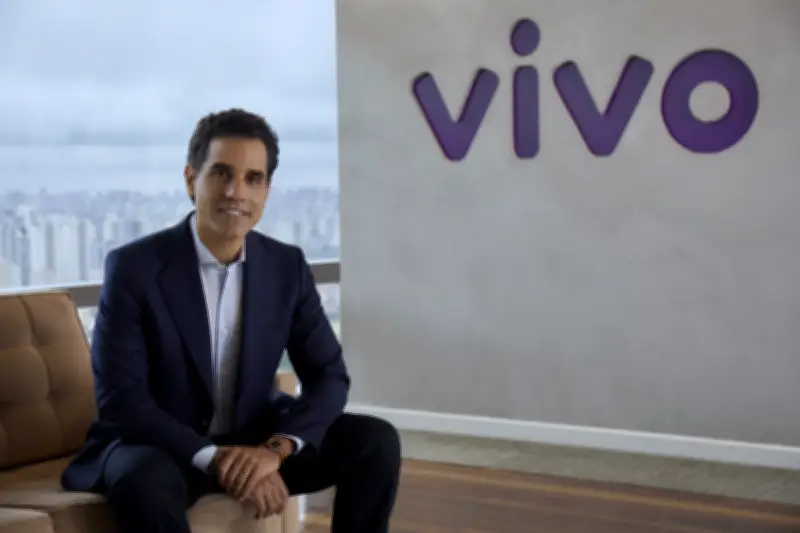 Fim das concessões de telefonia libera R$ 100 bi em investimentos