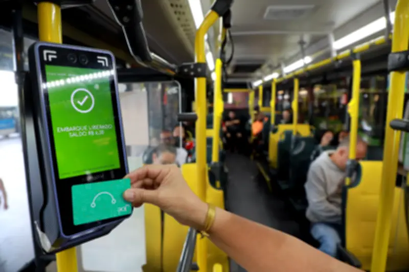 Fim do dinheiro nos ônibus do Rio é adiado para 28 de junho; PIX já funciona