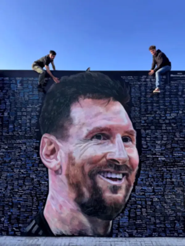 'Fiquei paralisado': artista de mural de Messi reage a vídeo do craque