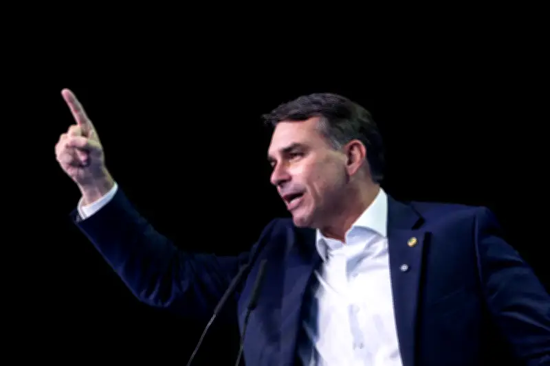 Flávio Bolsonaro esvazia comissão de segurança e foca em campanha presidencial