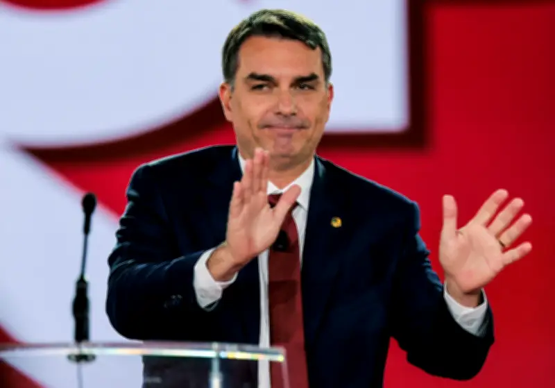 Flávio Bolsonaro lança pacote de segurança com 12 propostas para 2026