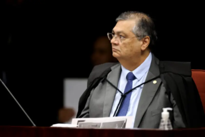 Flávio Dino cede ao corporativismo e flexibiliza restrições a benefícios de magistrados