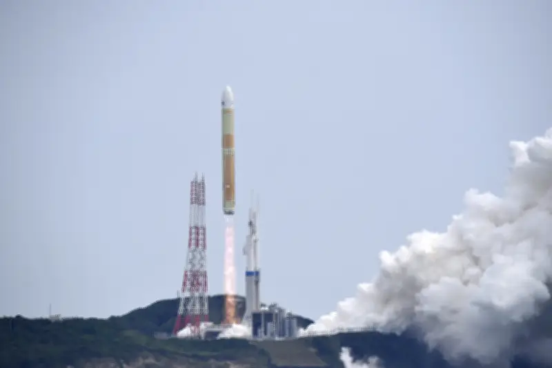 Foguete H3 do Japão decola com sucesso levando seis satélites
