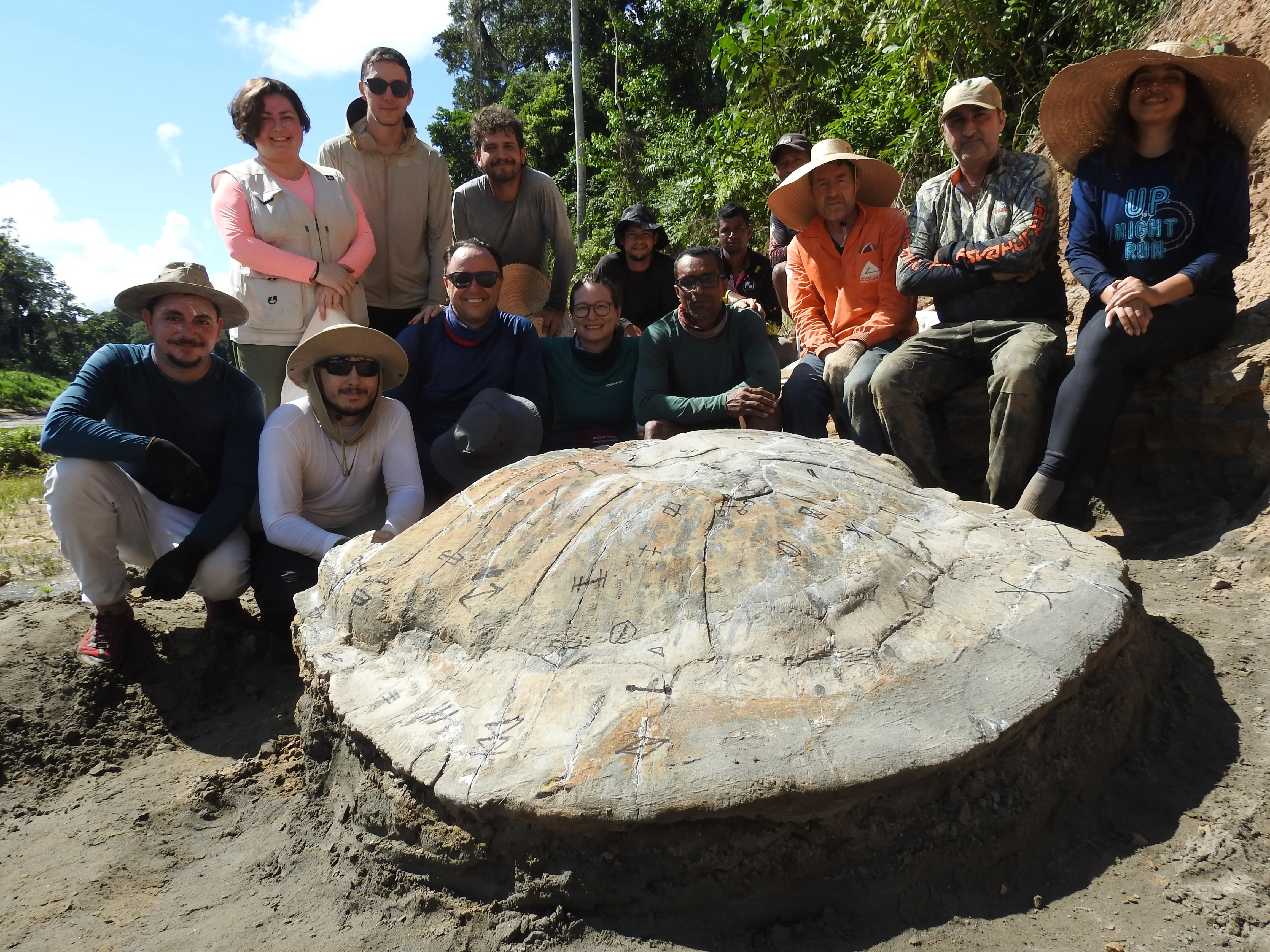 Fóssil de tartaruga gigante de 13 milhões de anos é encontrado no Acre