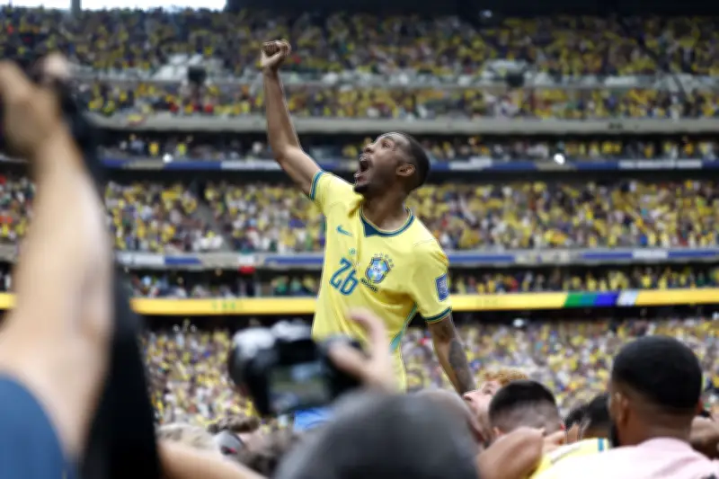 Foto de Rayan após classificação do Brasil na Copa viraliza e encanta web