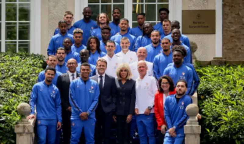 França lança coleção pré-jogo de luxo para Copa do Mundo