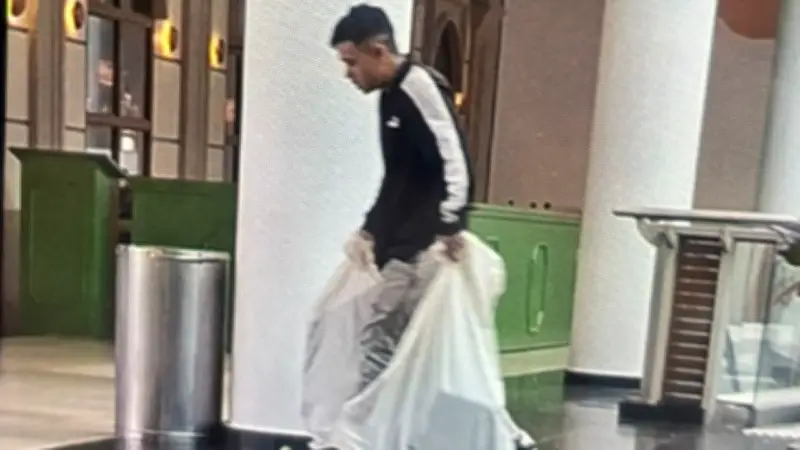 Funcionária feita refém em roubo a joalheria no Shopping Crystal em Curitiba
