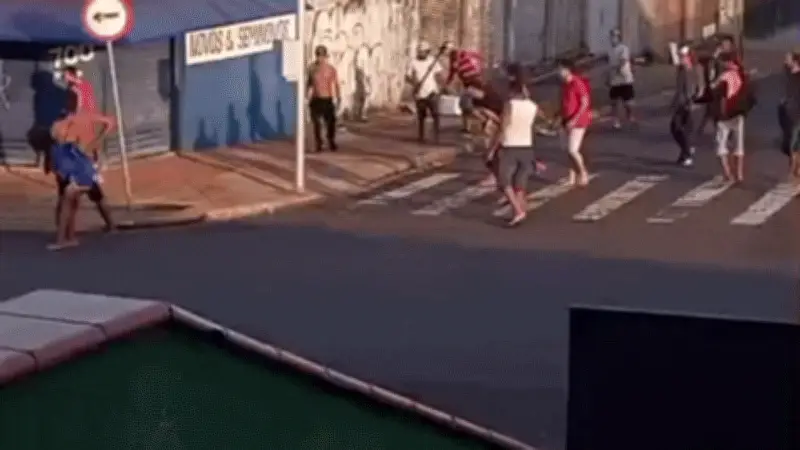 Funcionários de banco são agredidos por grupo em Campo Grande