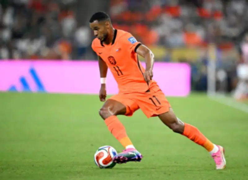 Gakpo chora ao marcar gol pela Holanda após perder filho