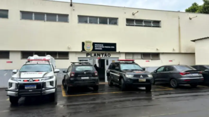 Gari denuncia importunação sexual em Uberaba e agride vidro de carro