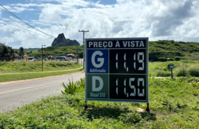 Gasolina sobe para R$ 11,19 em Fernando de Noronha; taxistas criticam