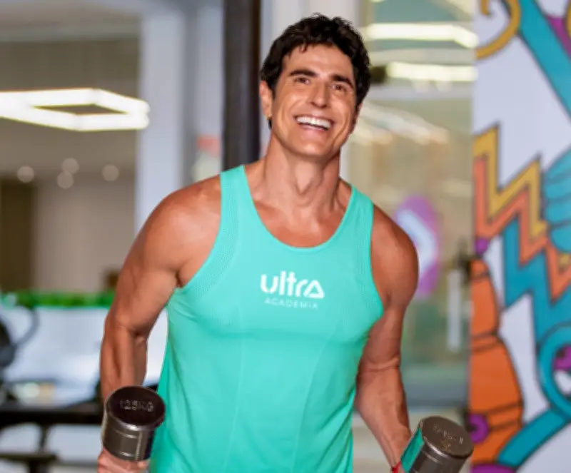 Gianecchini e Fernanda Souza estrelam campanha da Ultra Academia