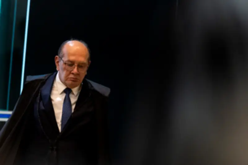 Gilmar envia garantias à Itália para extradição de Zambelli