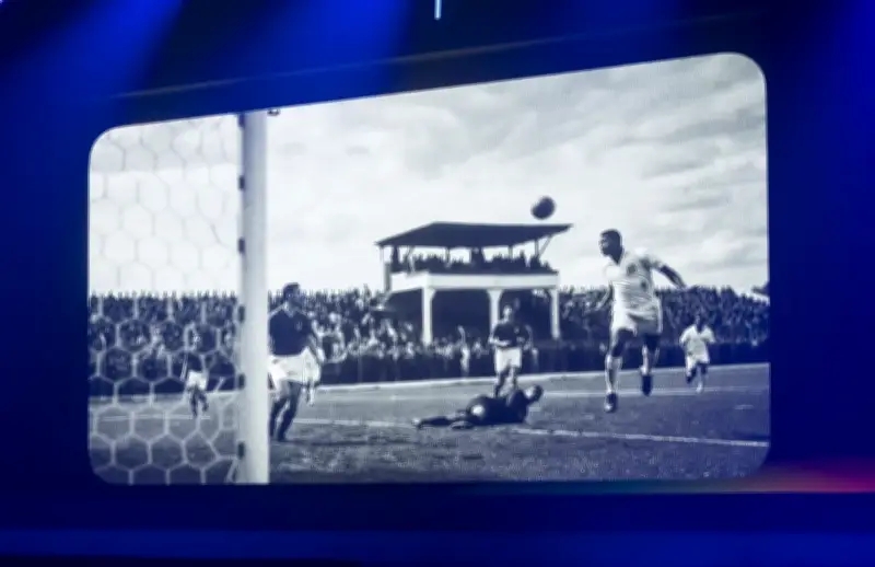 Gol mais bonito de Pelé, nunca filmado, será recriado por IA do Google