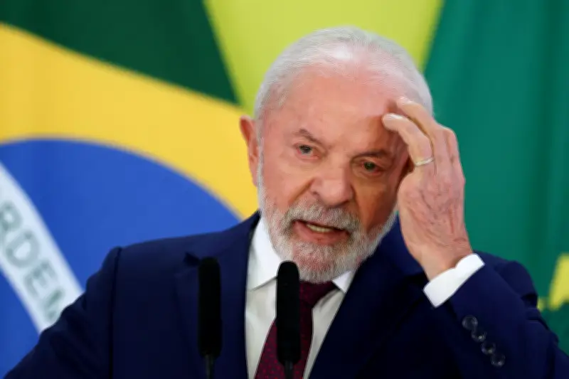Governo Lula reage com indignação a novas tarifas dos EUA e busca alternativas