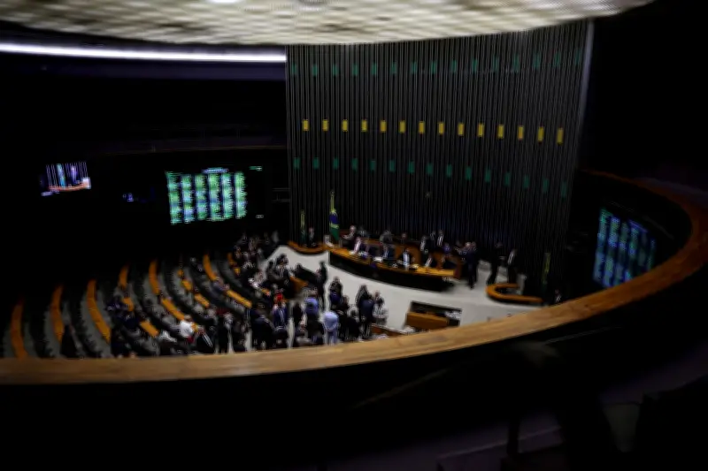 Governo retira urgência de projeto que reduz jornada para 40 horas