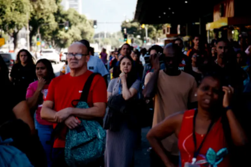 Greve de rodoviários no Rio causa caos e preços altos em apps