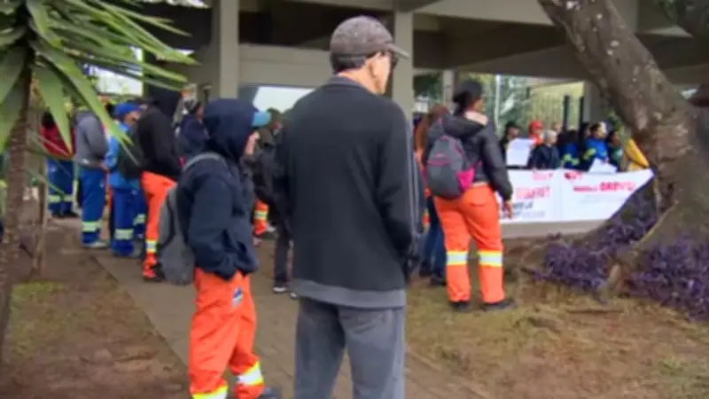 Greve dos funcionários da Urbam em São José entra no segundo dia
