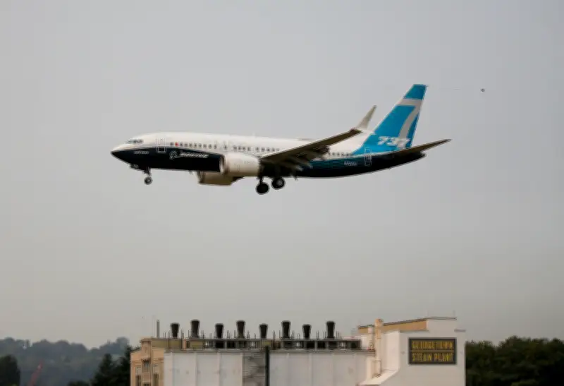 Guerra no Oriente Médio custa US$ 100 bi a companhias aéreas em 2025