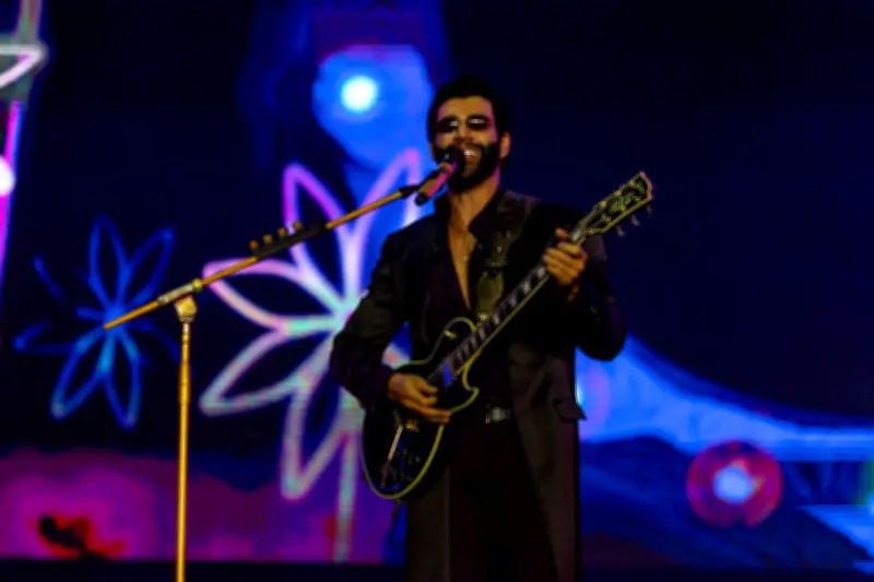 Gusttavo Lima e Luan Santana animam São João na Paraíba nesta terça