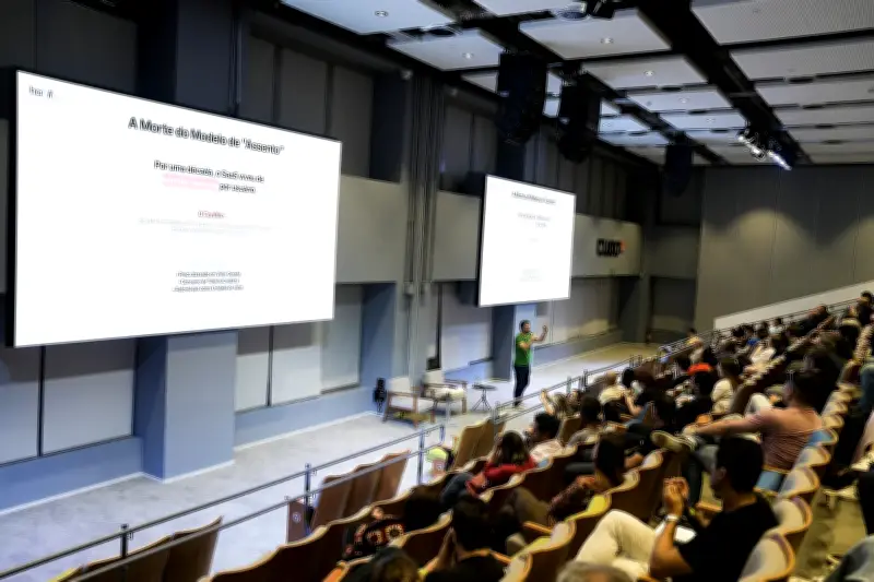 Hablla leva debate sobre IA e WhatsApp à América Latina