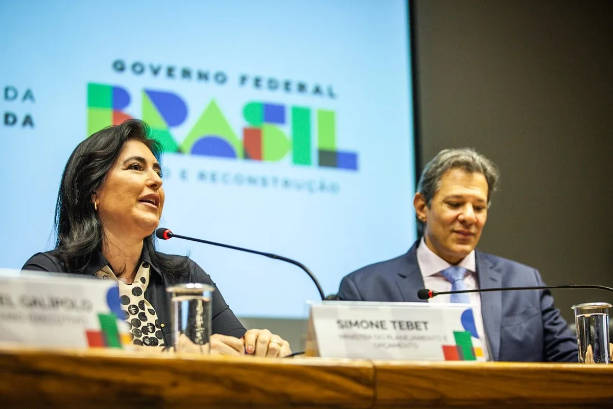 PT critica revisão de gastos e nega crise fiscal em meio a debate no governo