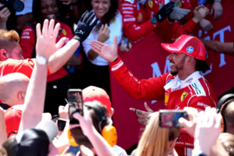 Hamilton celebra primeira vitória com Ferrari em Barcelona