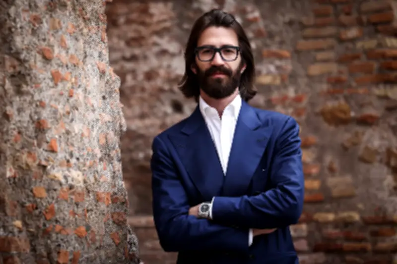 Herdeiro da Ray-Ban desafia família com proposta de €10 bi