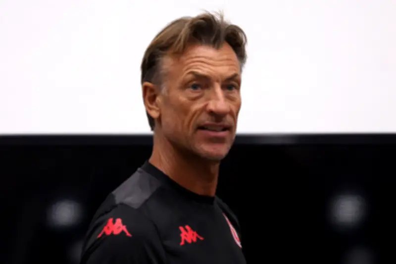 Hervé Renard tenta motivar Tunísia após goleada na estreia da Copa