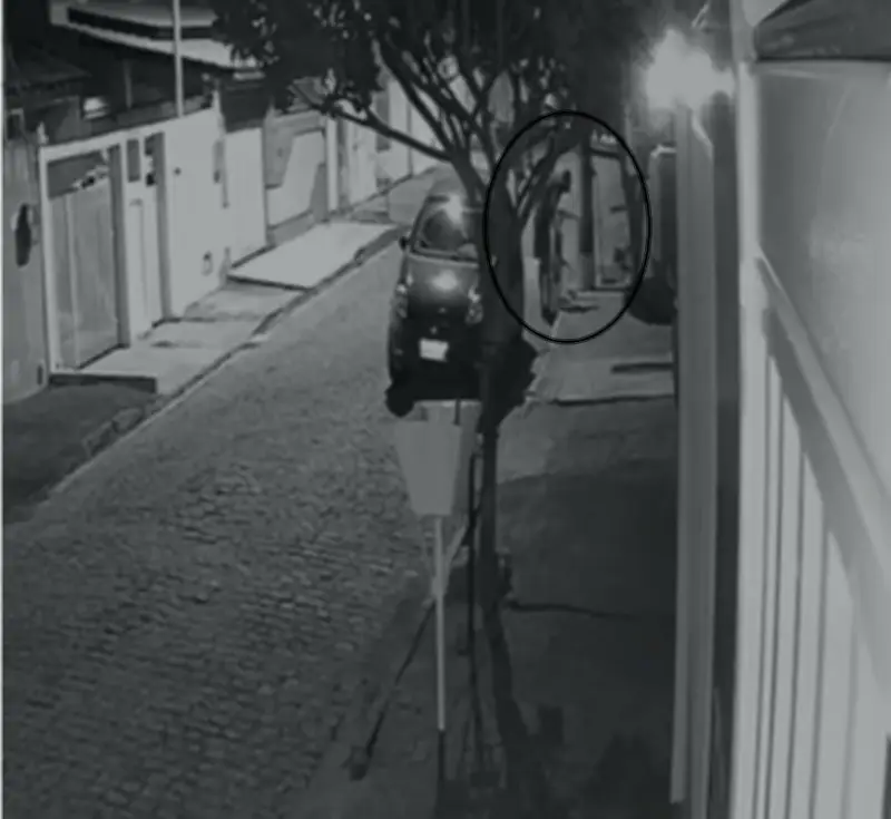 Homem furta bicicleta com carro roubado em Campos